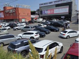 금촌 리퍼브 아울렛, 화재의 흔적 딛고 다시 북적인다 기사 이미지