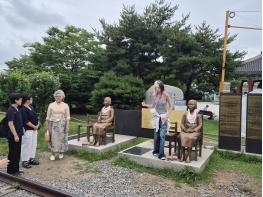 ‘통일로 가는 평화의 소녀상’ 앞, 2025.08.14. 일본군 위안부 피해자 기림일 행사  기사 이미지