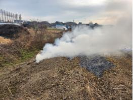 파주시, 운정신도시 외곽 불법소각 야간단속 실시 기사 이미지