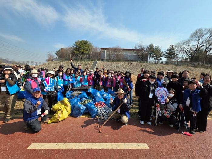 파주시, 세계 물의 날 맞아 공릉천·금촌천 대청소 실시