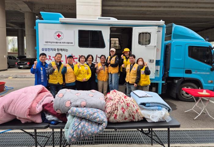 파주시 금촌1동, ‘햇살처럼 산뜻하게’ 사랑의 이동세탁봉사 실시