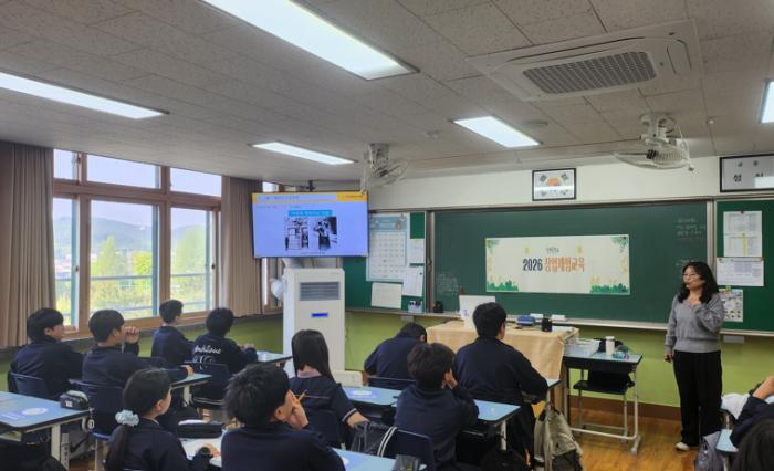 탄현중학교, 진로·인성 통합 교육으로 미래 역량 키운다