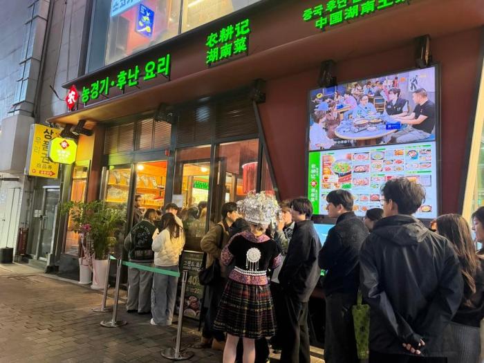 "가성비 넘어 감성으로"… 한국 시장 파고드는 'C-프랜차이즈'