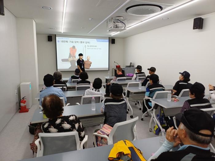 파주시 운정3동 실버경찰대 봉사단, 심폐소생술 등 응급처치 교육 실시