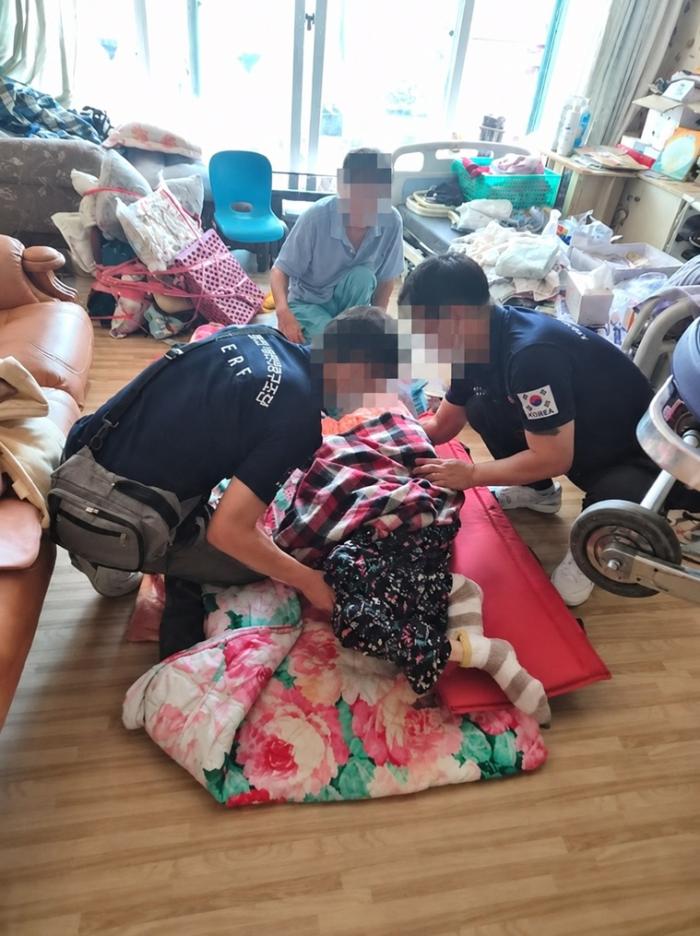 “돌봄 거부해도 끈 놓지 않았다” 파주시 금촌2동, 와상 어르신 위기 때 병원 이송