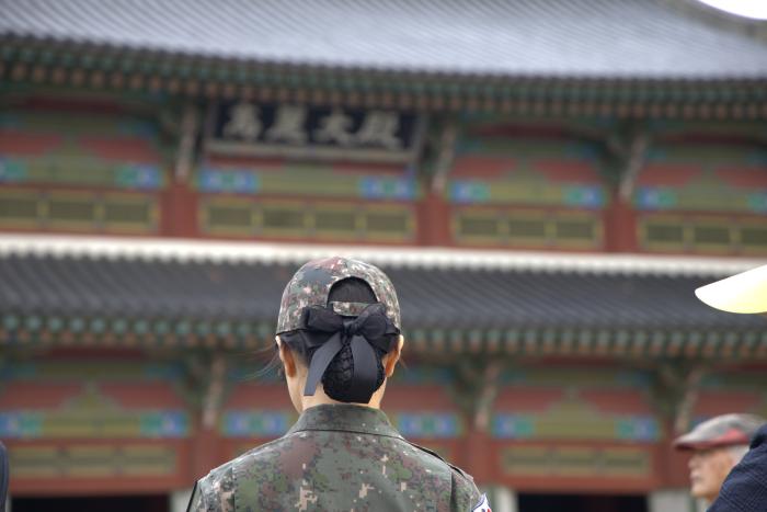 고려통일대전 현장에는 20대의 젊은 군인도 참석해 눈길을 끌었다 하효종 기자군어린 군인이